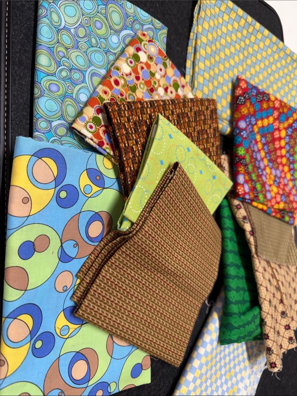 Quilting Fabric 6 Fat Quarters Bundle circles